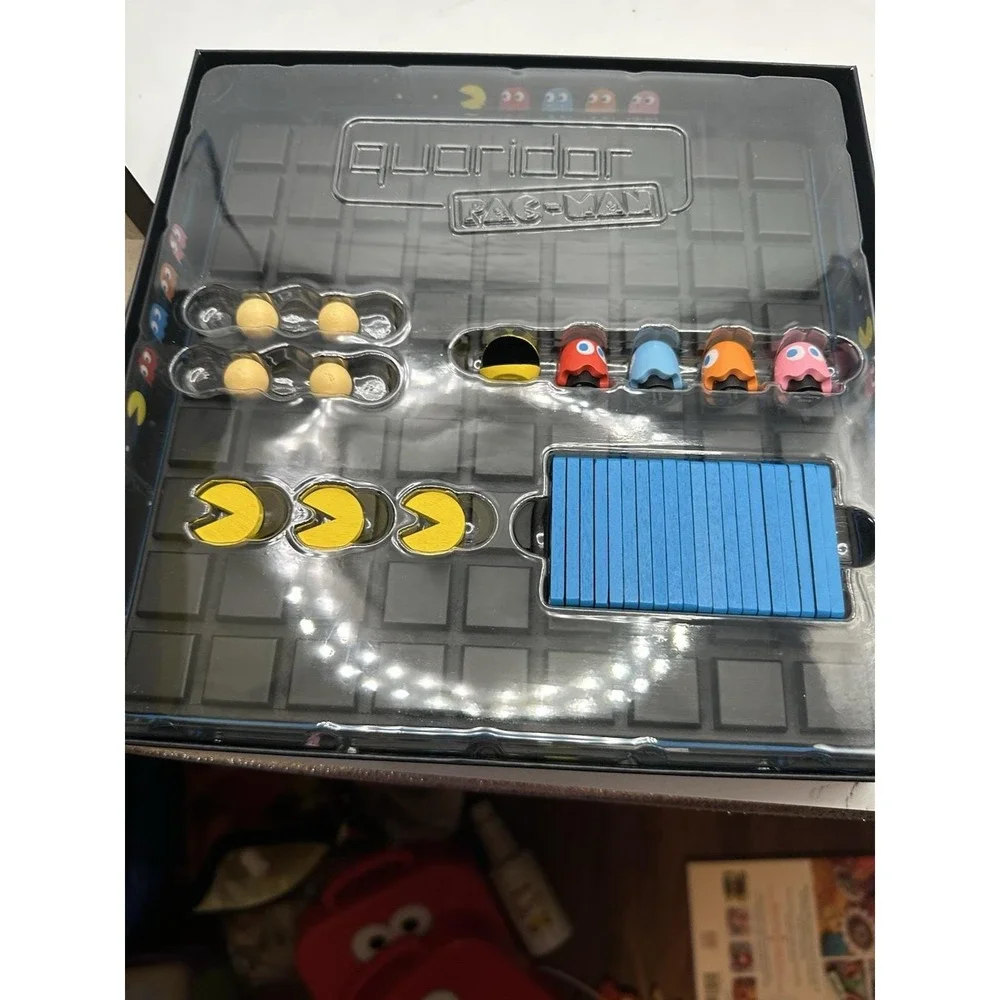 Gigamic Hachette Quoridor Pac-Man Strategy Maze Board Game Complete Family Fun